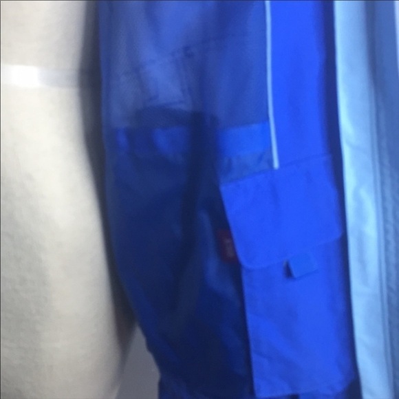 L.L Bean Storm Chaser Rain Jacket. - Picture 11 of 14